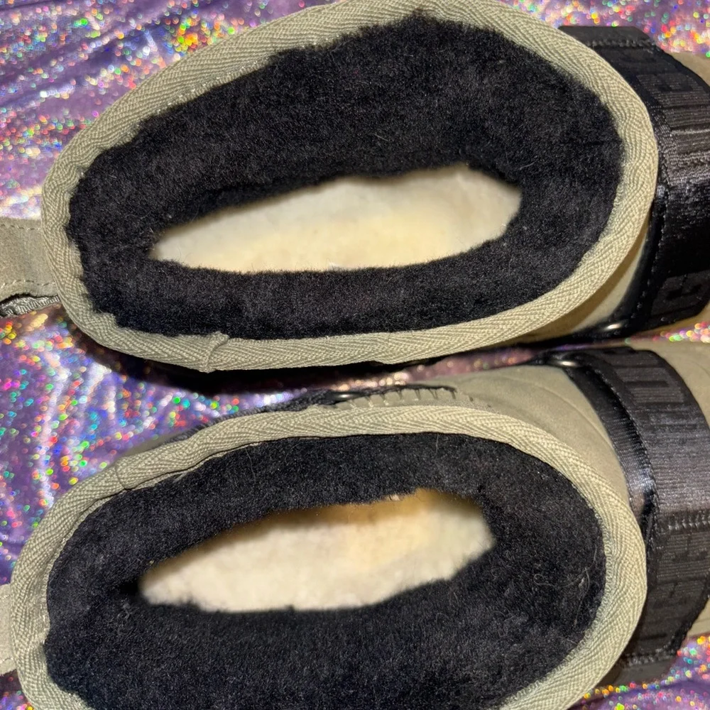 UGG Boots Classic Ultra Mini Hybrid